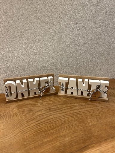 Gießkeramikschriftzug